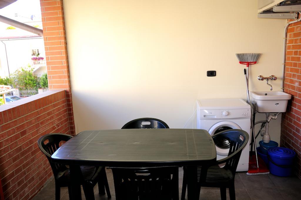 I Portici Appartamenti Marina di Grosseto Ruang foto