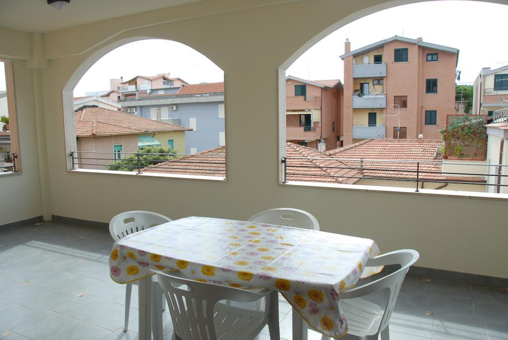 I Portici Appartamenti Marina di Grosseto Ruang foto