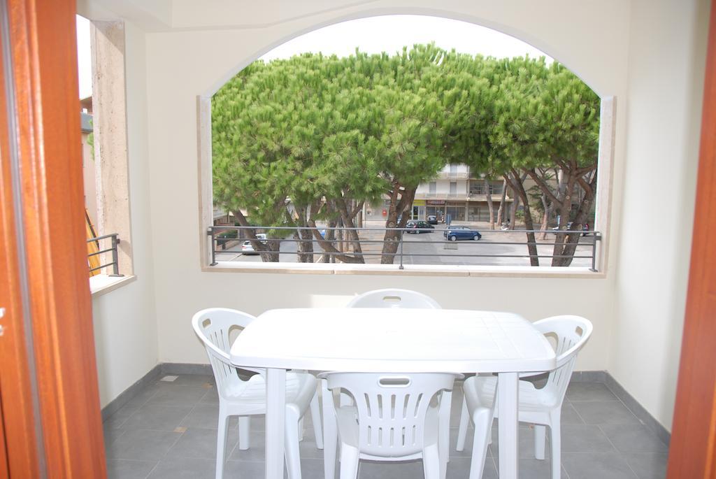 I Portici Appartamenti Marina di Grosseto Ruang foto